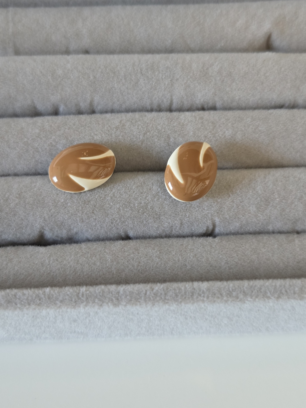 Neutral Beige and Cream Oval Stud Earrings - Women Jewelry